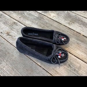 (465) Minnetonka Loafers
